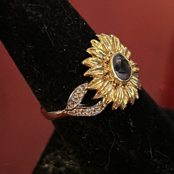 Two tone sterling silver and amethyst CZ ring - Picture 2 of 4